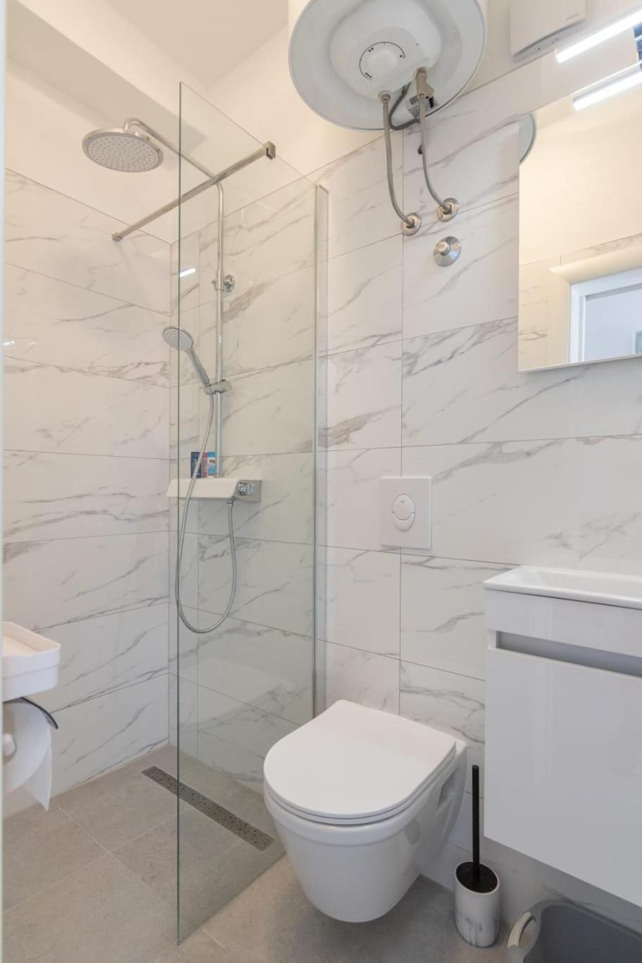Apartment Karla Komiža Esterno foto
